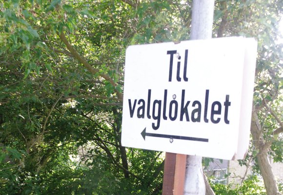 Skilt til valglokale.