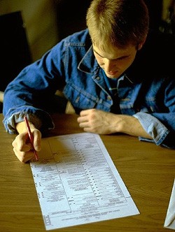 Mellom 800 og 900 000 voksne nordmenn er dårlige lesere og kan ha problemer med å hente ut informasjon fra flere deler av en tekst, slik man for eksempel må når man bruker en busstabell.