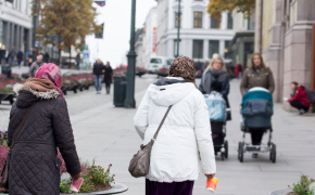 Færre arbeidsledige innvandrere