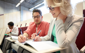 Hva viser de ulike statistikkene om tilknytning til velferdsordninger?