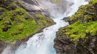 Fossefall i fjell