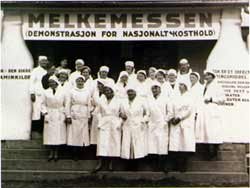 Bilde: Landbruksmesse i Moelv, 1935 Bilde: Landbruksmesse i Moelv, 1935