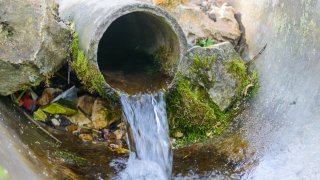 Illustrasjonsfoto av avløpsrør