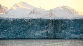 Kystlinje på Svalbard.