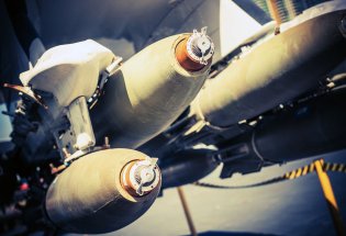 Militære bomberaketter.
