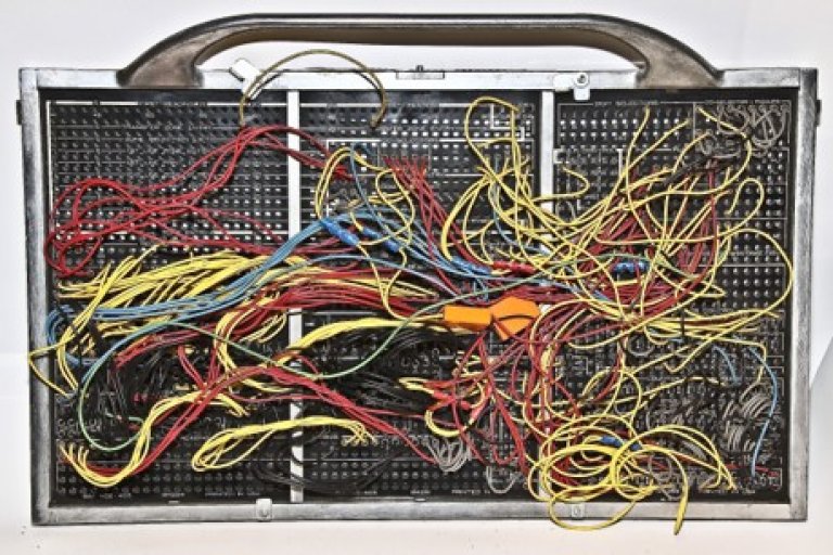 Utskiftbart pluggbord til hullkortmaskiner. Foto:IBM
