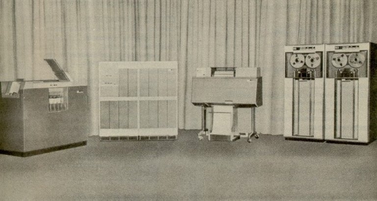 Hullkort leser/skriver, IBM 1401 sentralenhet (4 Kbytehurtigminne), linjeskriver, magnetbåndstasjoner 