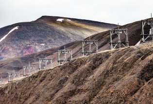 Kraftlinje på Svalbard.