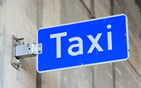 Færre drosjekundar gjev høgare prisar