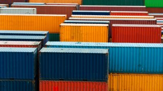 Containere i flere forskjellige farger